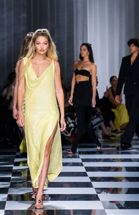 abiti stampa versace|Atelier Versace : news e aggiornamenti della Maison .